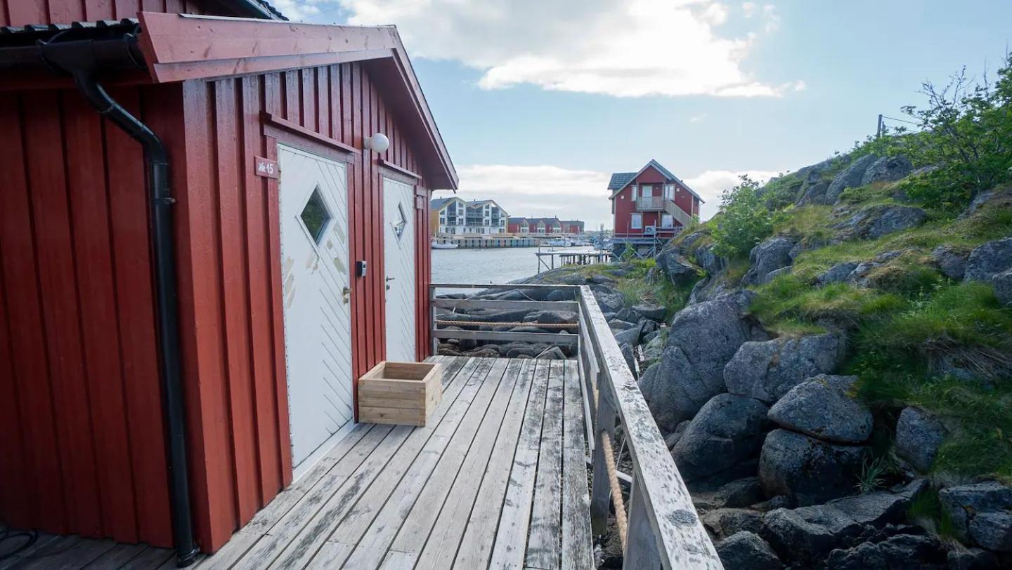 Real Fisherman'S Cabins In Ballstad, Lofoten Экстерьер фото