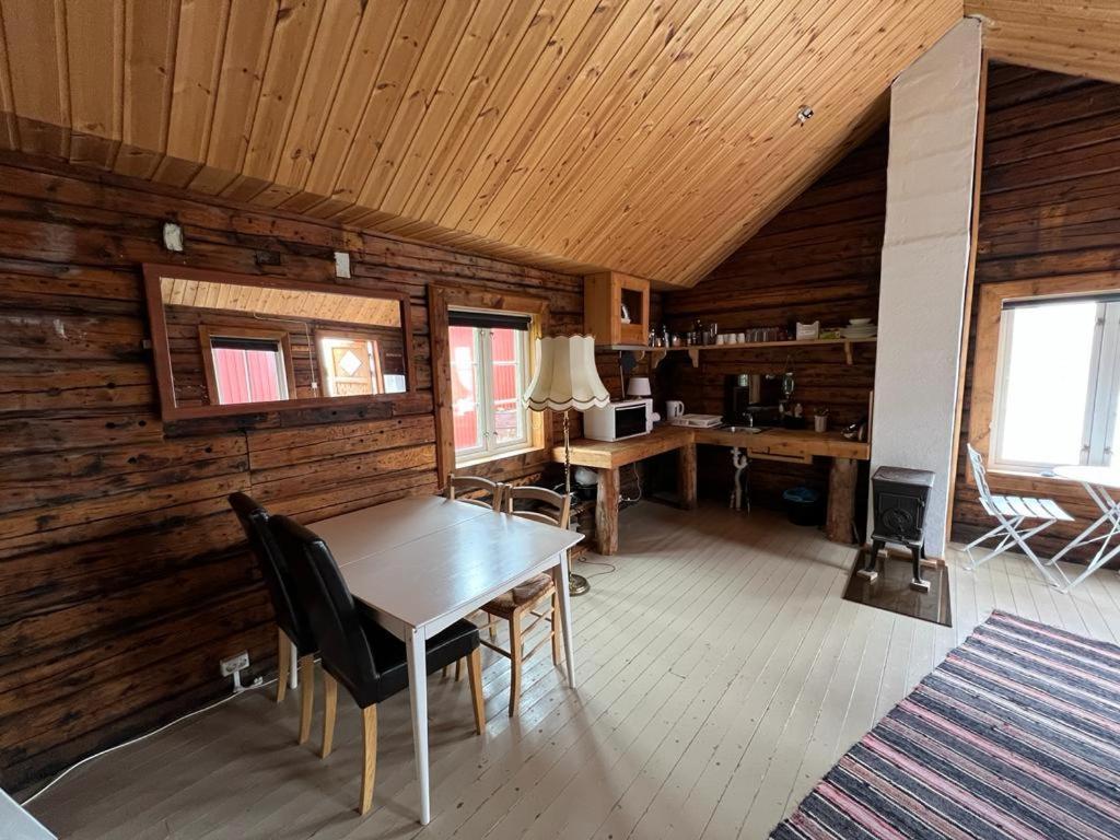 Real Fisherman'S Cabins In Ballstad, Lofoten Экстерьер фото